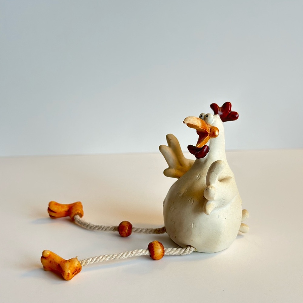 Ganz Fun Farm Chicken Figurine – Country Kitchen Home Décor Statue